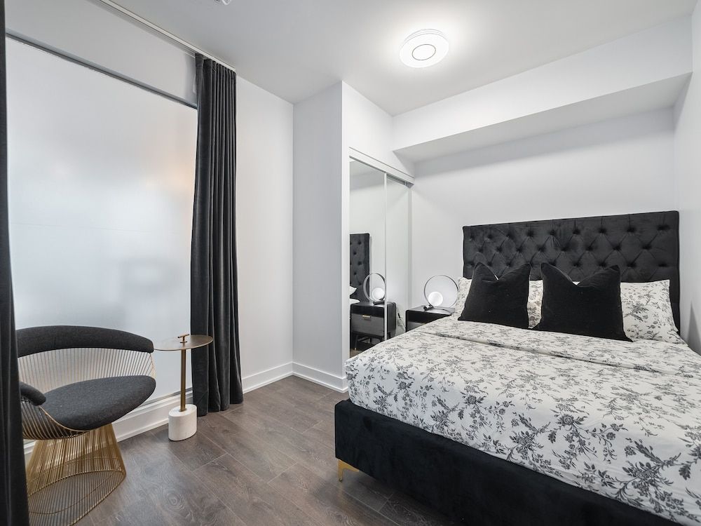 undefined Stallion Suites Yorkville 7