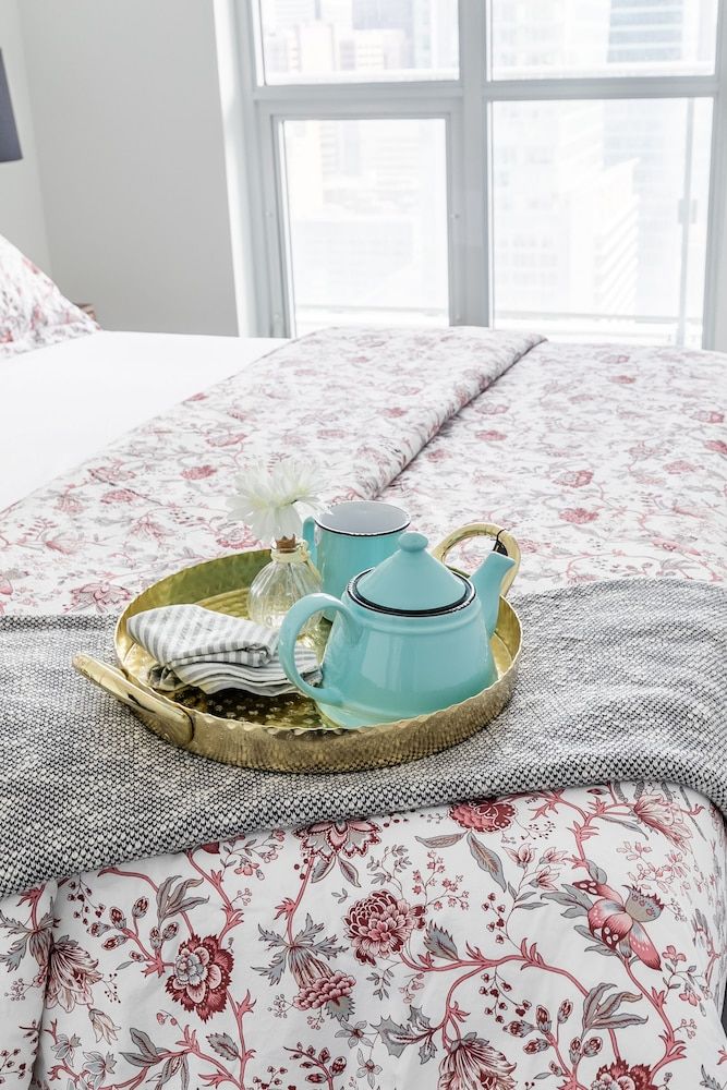 Stallion Suites -  Downtown Toronto Business Suite 7