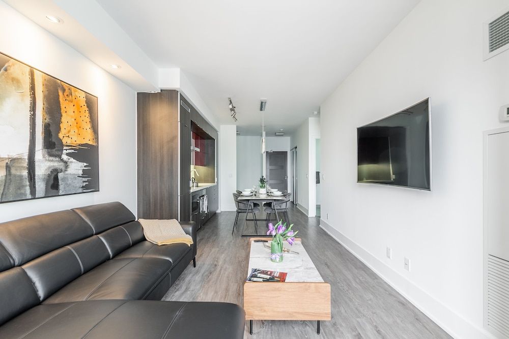 Stallion Suites -  Downtown Toronto Business Suite 10