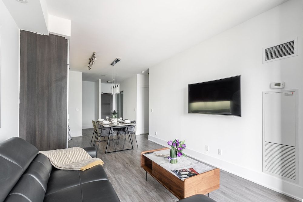 Stallion Suites -  Downtown Toronto Business Suite 15