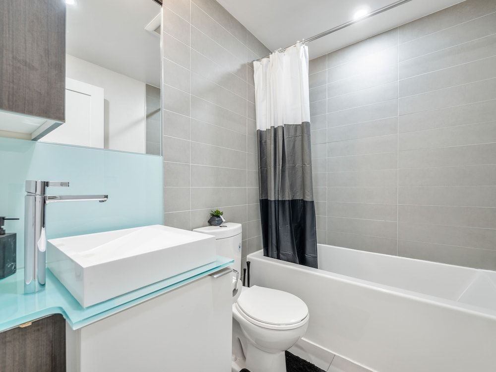 Stallion Suites -  Downtown Toronto Superior Apartment 27