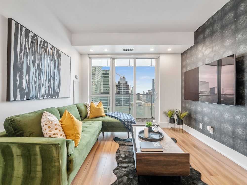 Stallion Suites -  Downtown Toronto Superior Apartment 24