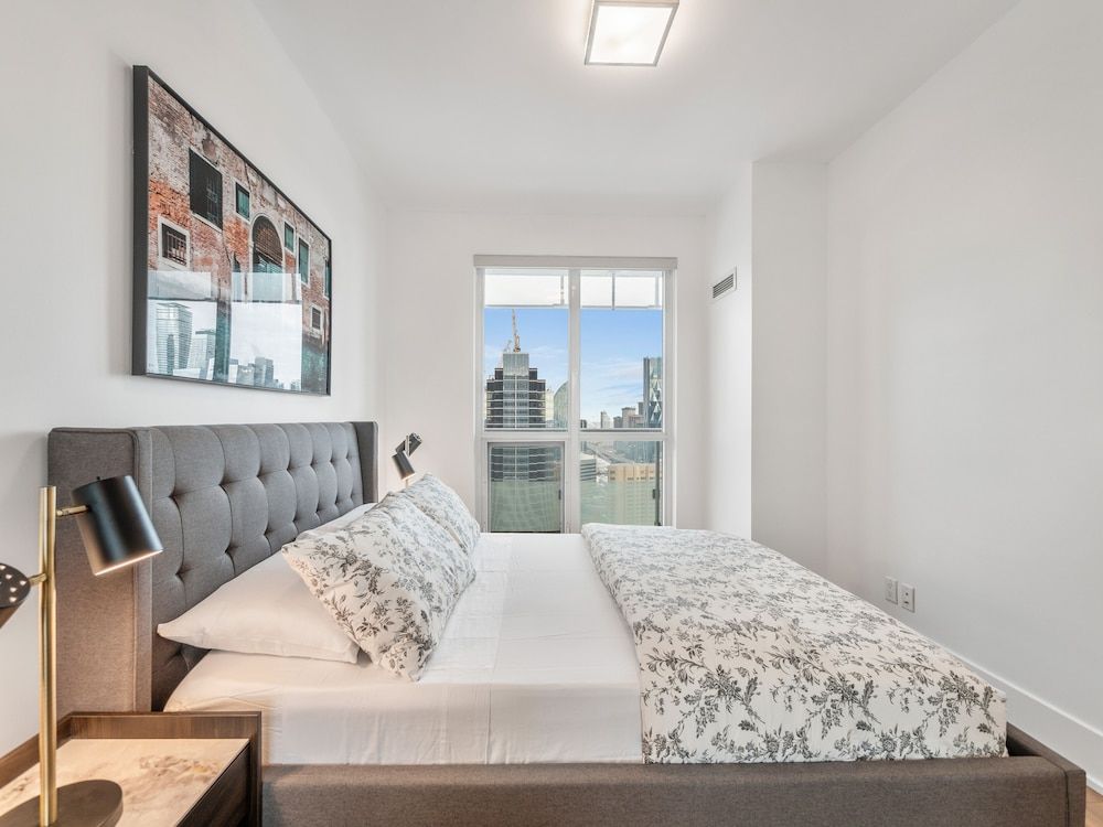 Stallion Suites -  Downtown Toronto Superior Apartment 7