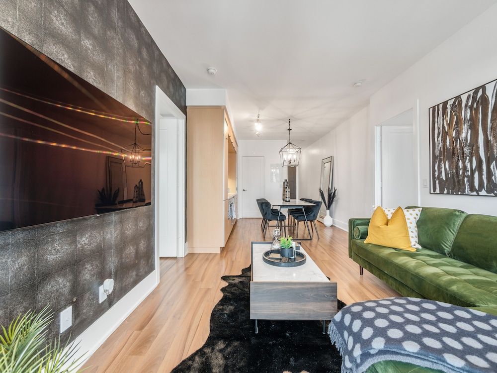 Stallion Suites -  Downtown Toronto Superior Apartment 23