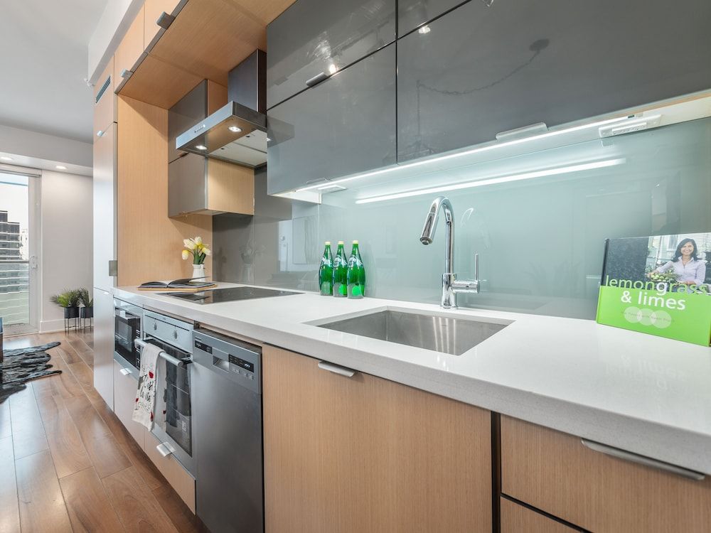 Stallion Suites -  Downtown Toronto Superior Apartment 16