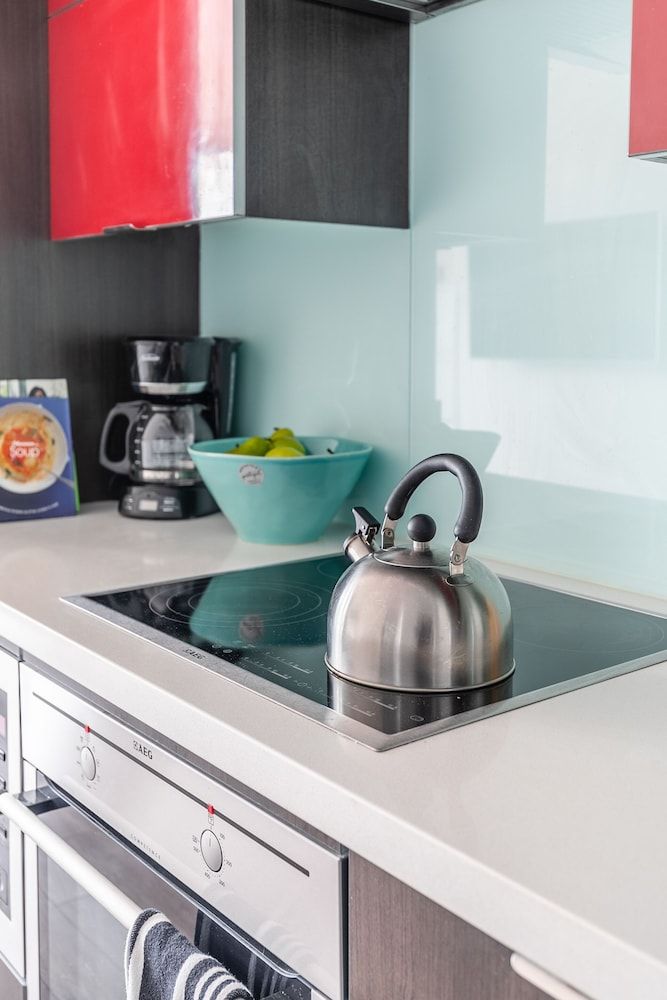 Stallion Suites -  Downtown Toronto Business Suite 8