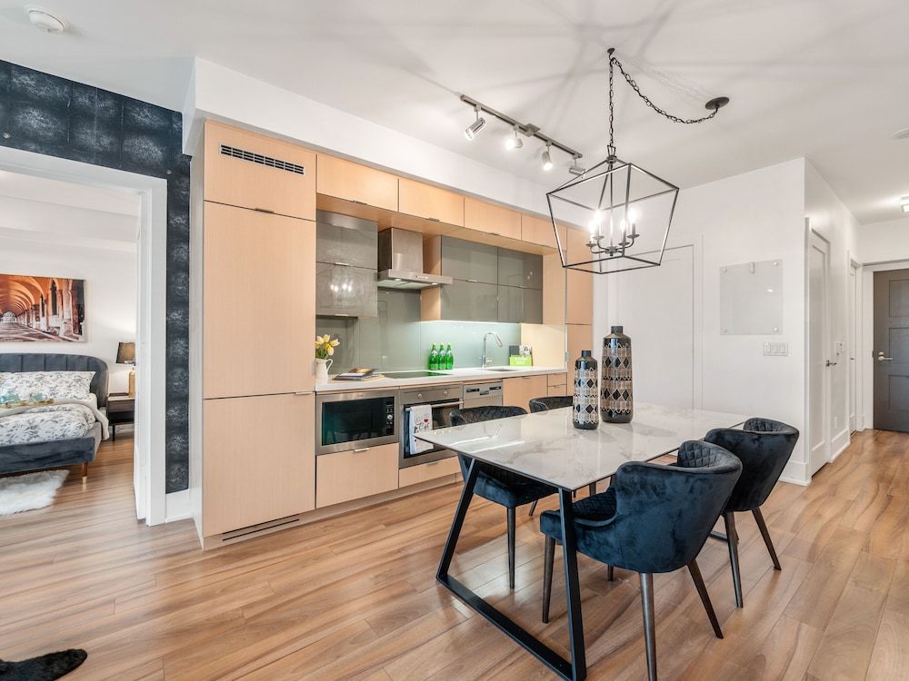 Stallion Suites -  Downtown Toronto Superior Apartment 19