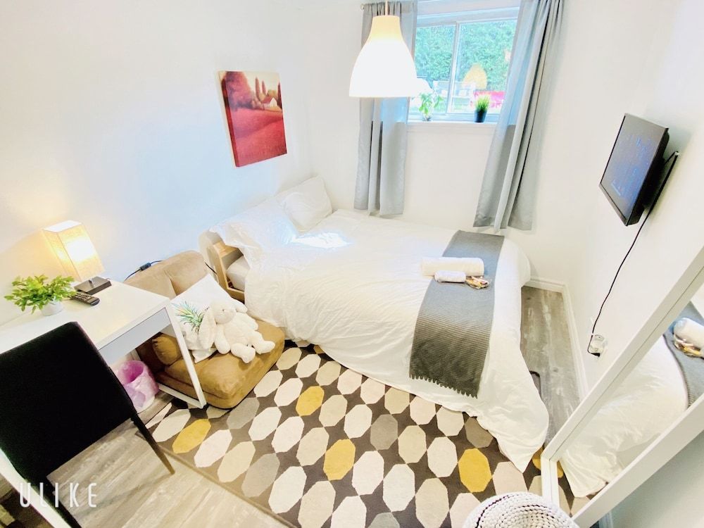 Sunrise Tree Guest House Economy Double Room 2