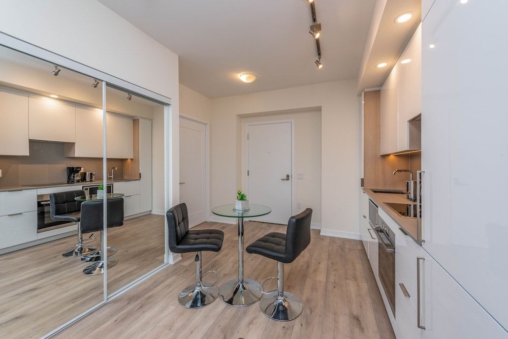 PlanURstay - Harbour Front Toronto Elite Condo 8