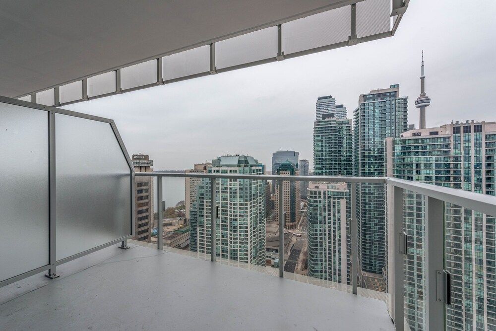 PlanURstay - Harbour Front Toronto Elite Condo 13
