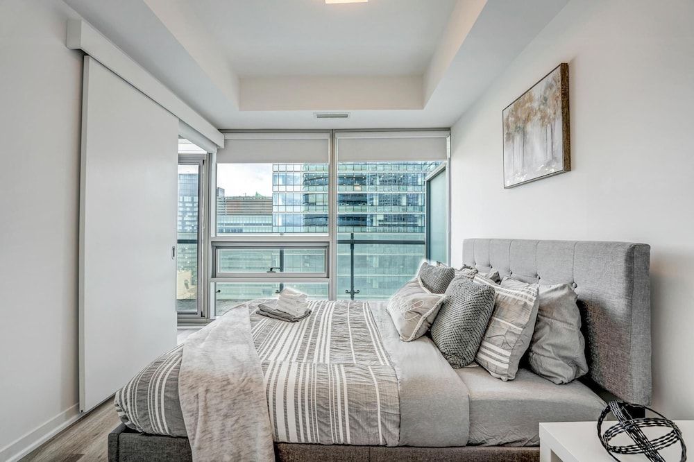 Ike Property Mgmt City Apartment 12