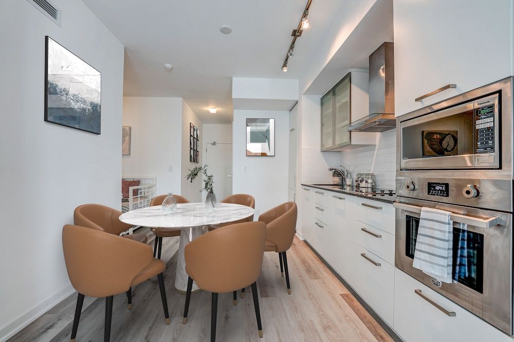 Ike Property Mgmt City Apartment 11