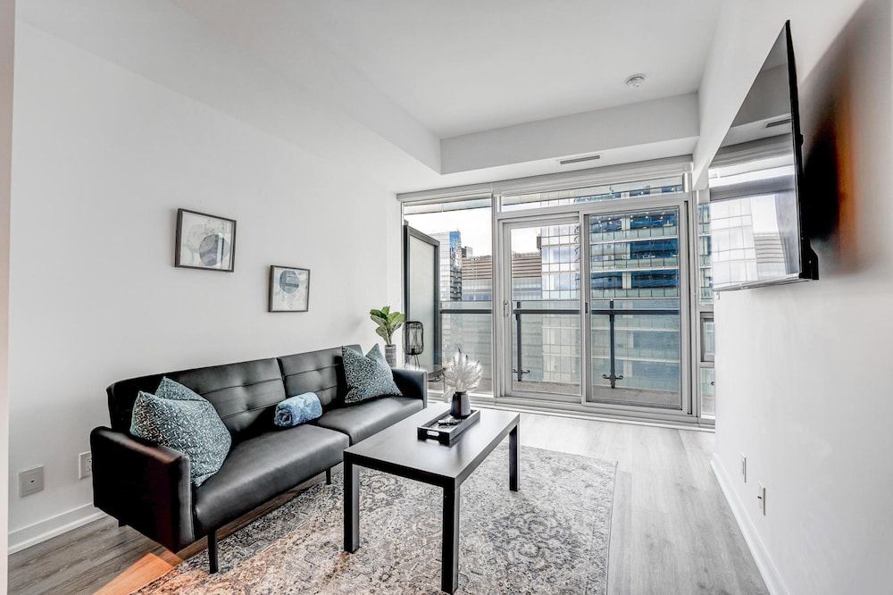 Ike Property Mgmt City Apartment 10