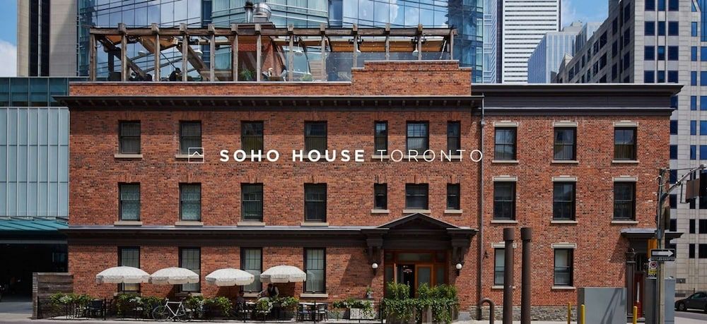 undefined Stallion Suites - Entertainment District 7