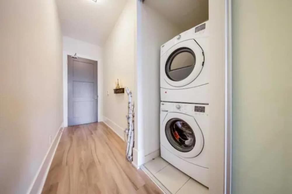 Skyline Suites - Next to MTCC, ACC & CN Tower Apartment 3