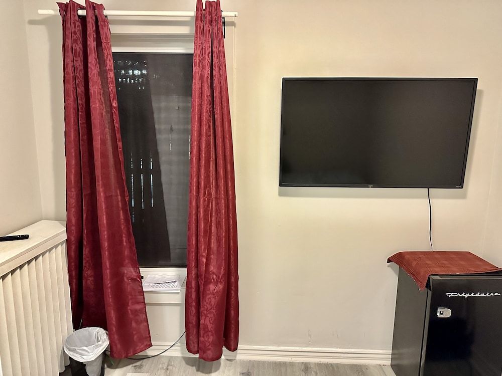 undefined Toronto Furnished Rooms 6