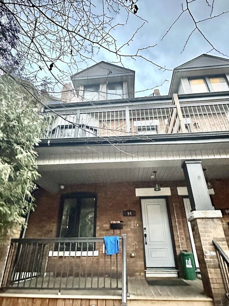 undefined Toronto Furnished Rooms 3