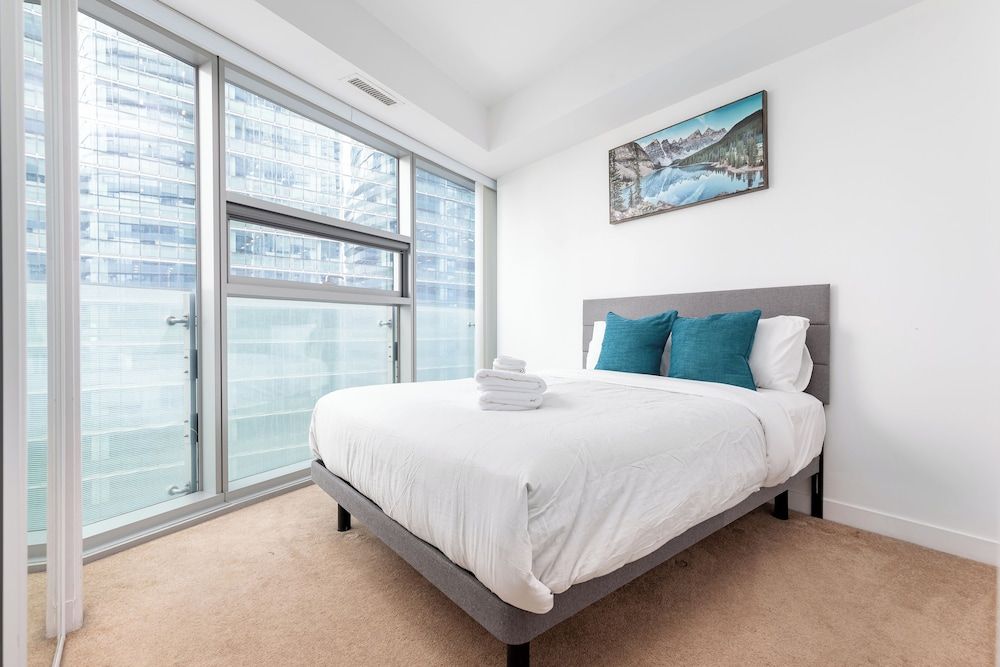Downtown Toronto near CN Tower Luxury Condo 9