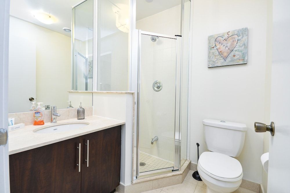 Downtown Toronto near CN Tower Luxury Condo 14