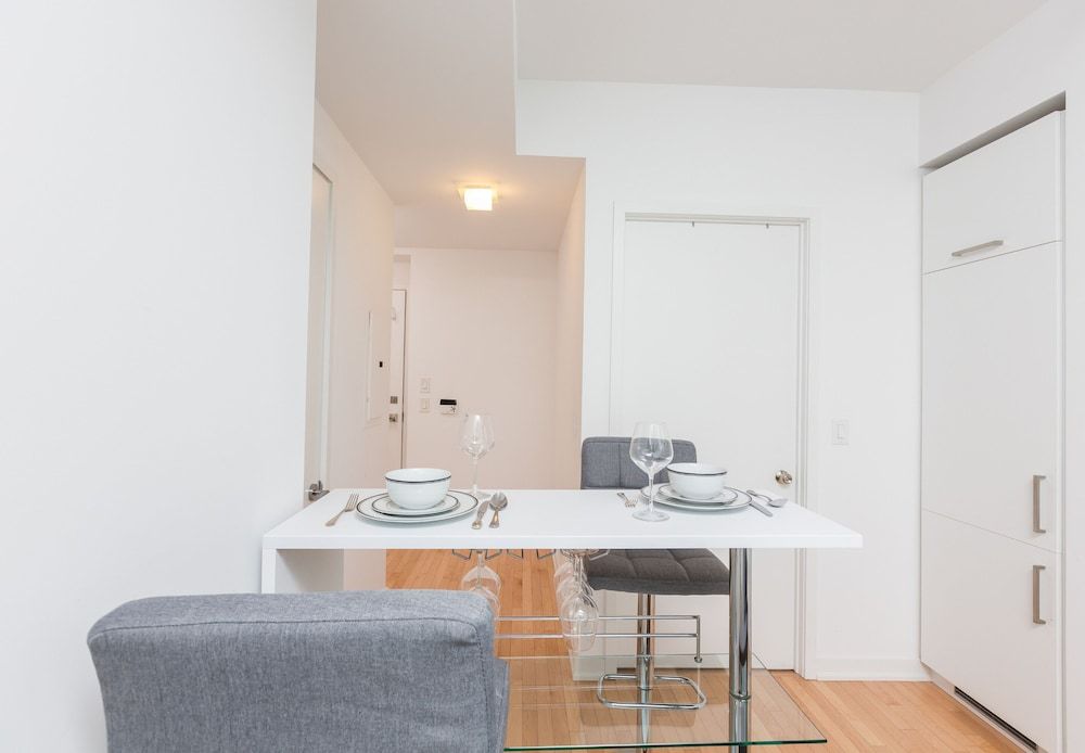 undefined Front St - Entertainment District 4