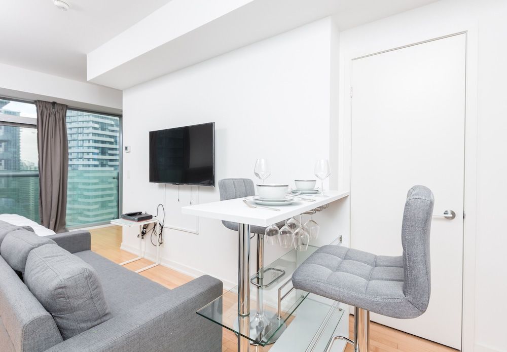 undefined Front St - Entertainment District 2