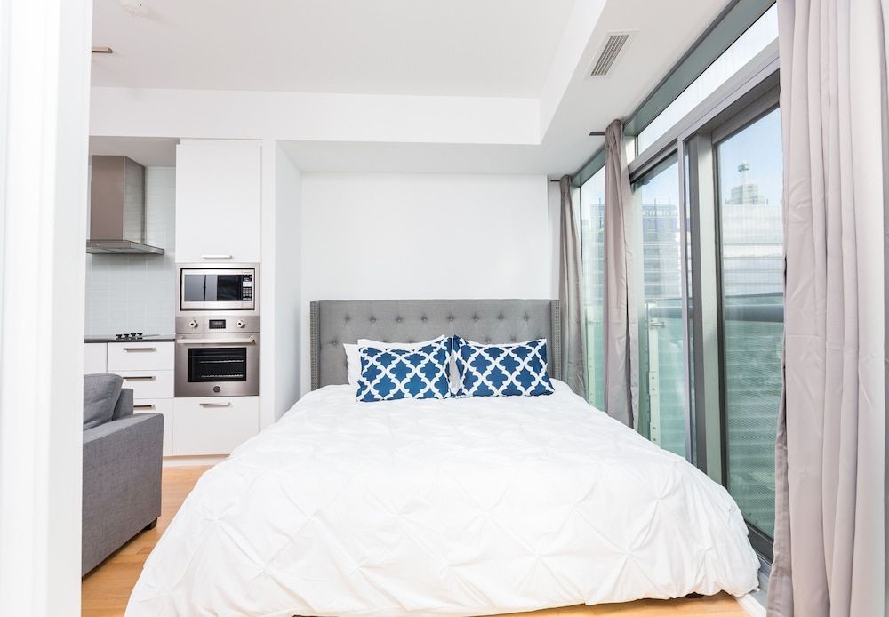 undefined Front St - Entertainment District 9