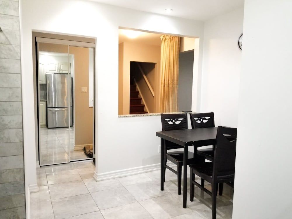 undefined Cozy Private Bedroom Walk To Kennedy Stn 2