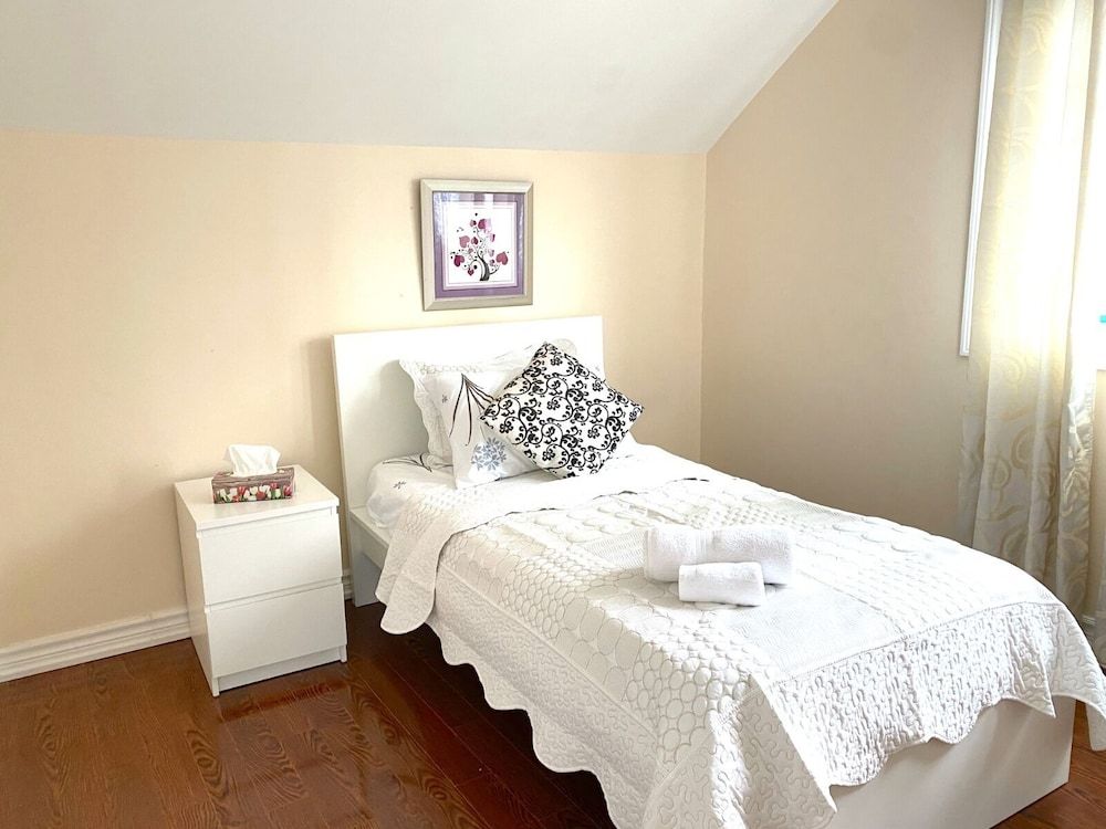 undefined Cozy Private Bedroom Walk To Kennedy Stn 5