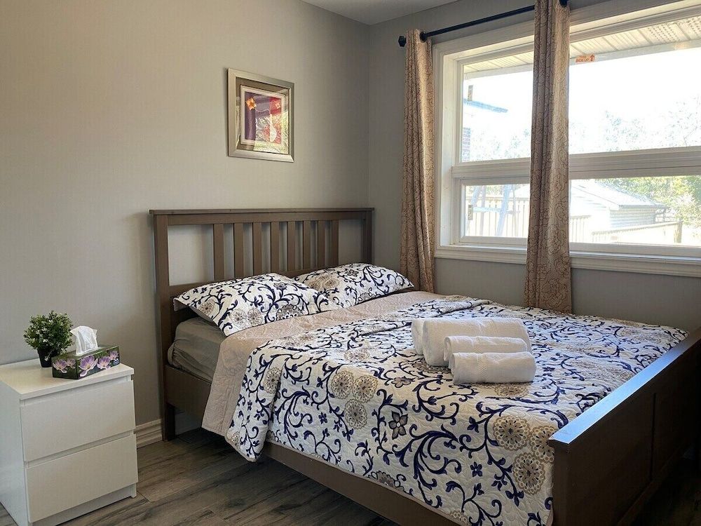 undefined Cozy Private Bedroom Walk To Kennedy Stn 4