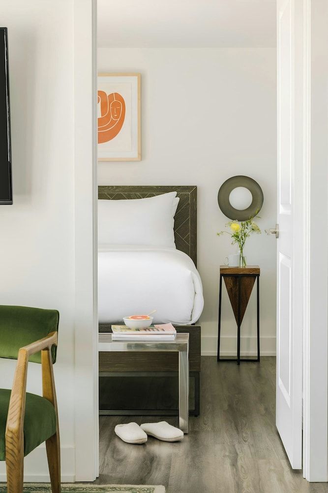 Sonder by Marriott Bonvoy Artesa Apartments West Queen West Apartment, 1 Bedroom, Balcony, City View 3