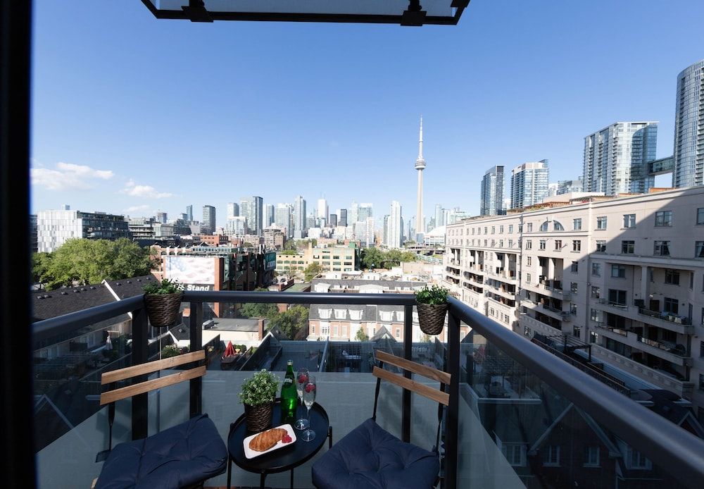 undefined Modern Paradise - 1 BDRM - Downtown TO