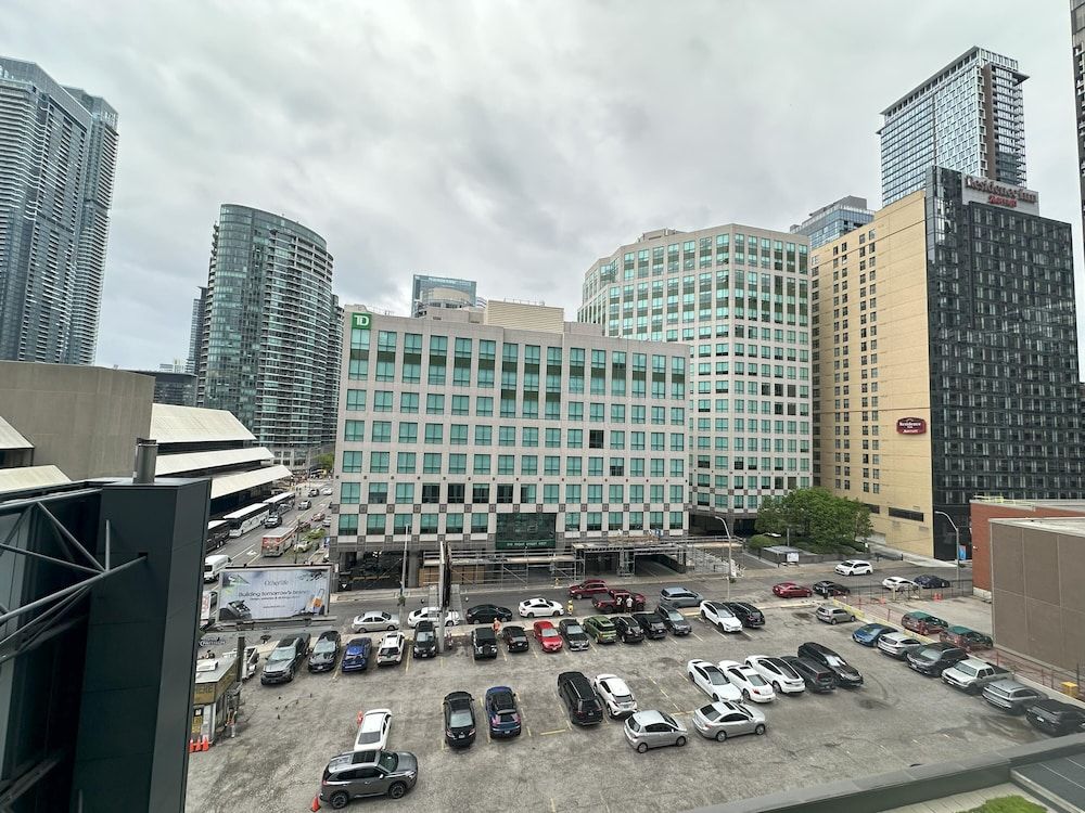 undefined RivetStays - The Atmos 10