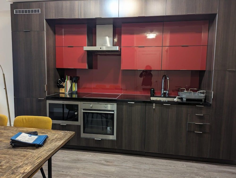 RivetStays - The Atmos City Apartment, Multiple Beds 10