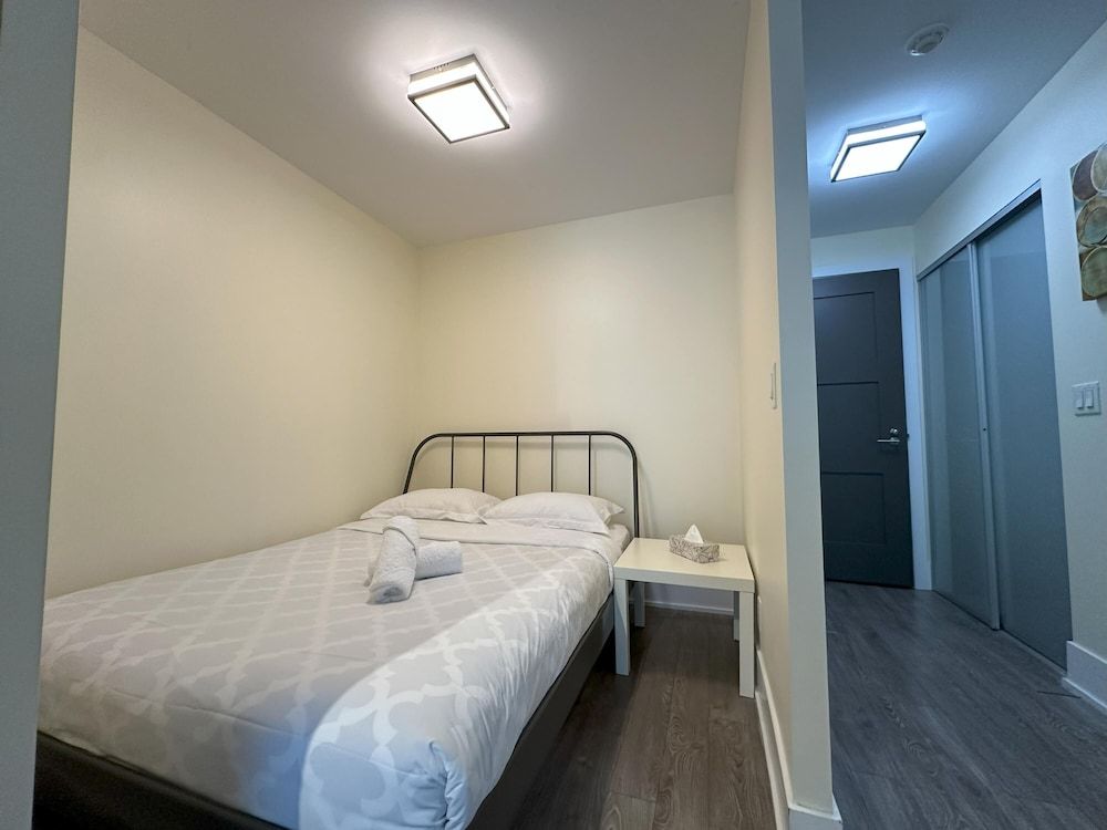 RivetStays - The Atmos City Apartment, Multiple Beds 4