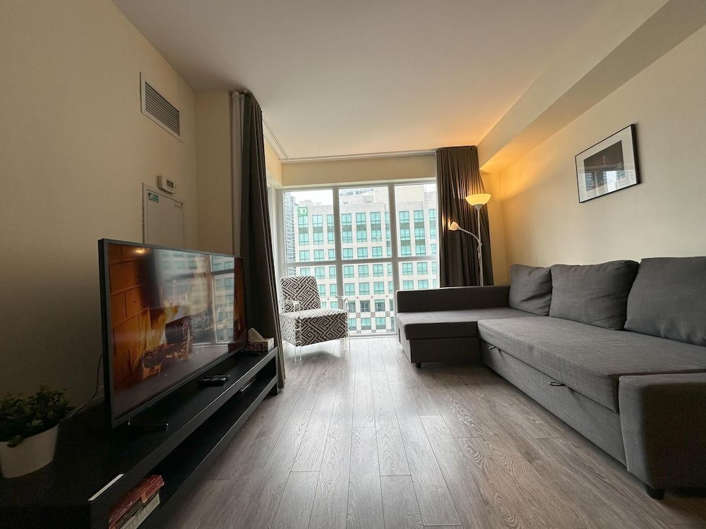 RivetStays - The Atmos City Apartment, Multiple Beds 8