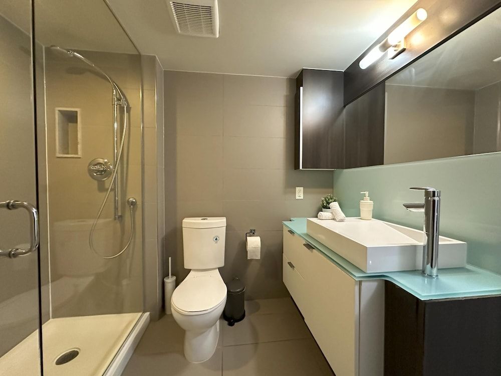 RivetStays - The Atmos City Apartment, Multiple Beds 6