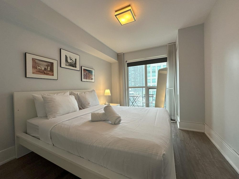 RivetStays - The Atmos City Apartment, Multiple Beds 2