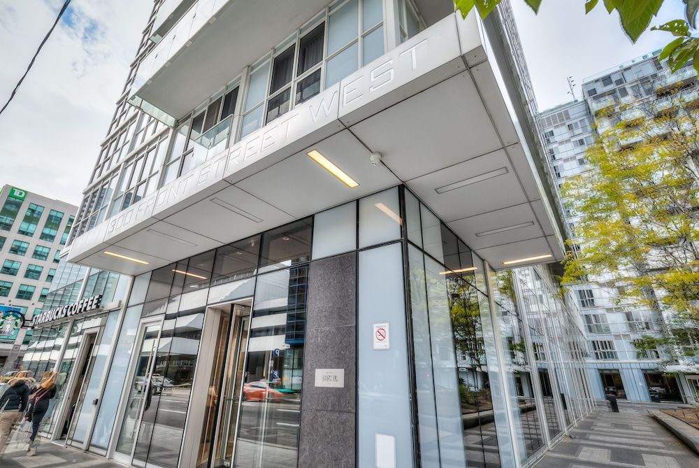 undefined RivetStays - The Atmos 7