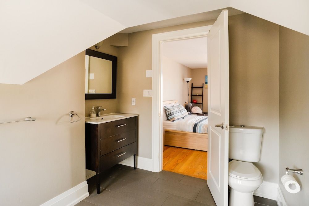 undefined Tourist Home on Stanley 10