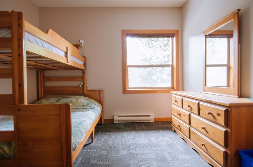 Budget Private room with shared bathrooms