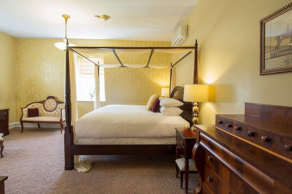Classic Room, 1 King Bed, Garden View