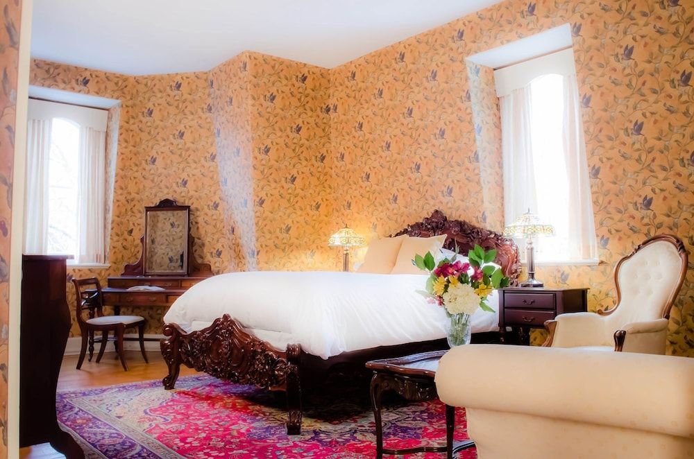 Classic Room, 1 Queen Bed, Garden View