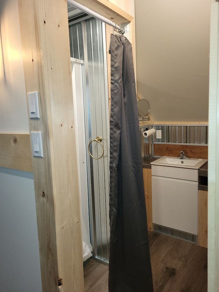 The Orchard Hostel Private Bunks Basic Shared Dormitory 21