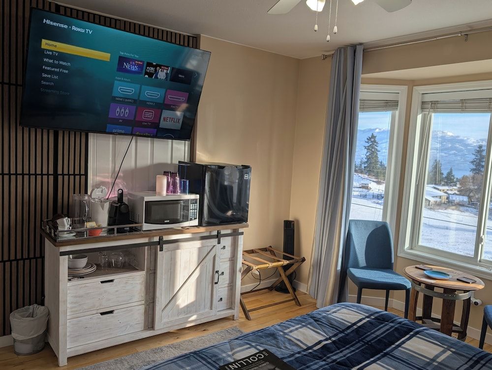 Salish Bed & Breakfast and Spa Comfort Double Room, 1 Queen Bed, Separate Bathroom 2