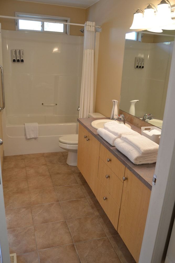 Salish Bed & Breakfast and Spa Classic Double Room , Garden View 4