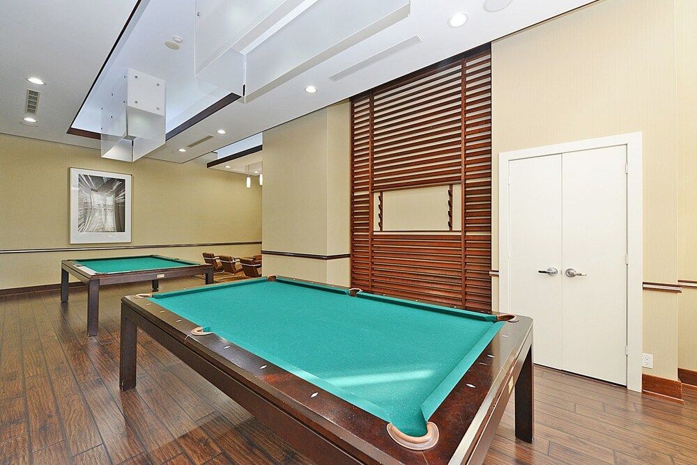 undefined Sarkar Suites - 330 Burnhamthorpe Road 10