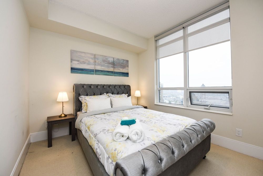 undefined Sarkar Suites - 310 Burnhamthorpe Road 6