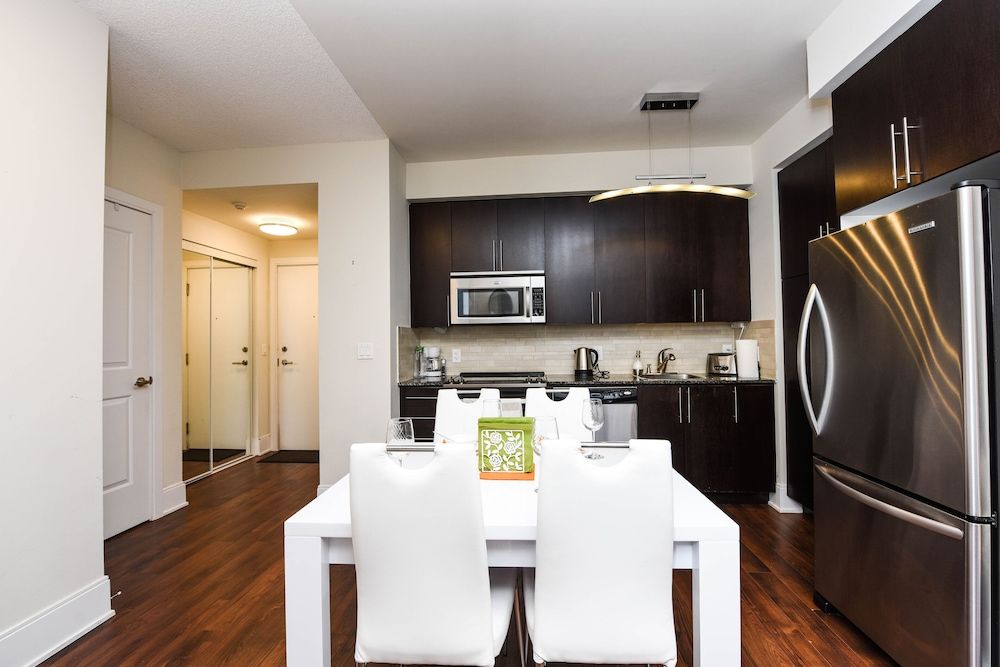 undefined Sarkar Suites - 310 Burnhamthorpe Road 8