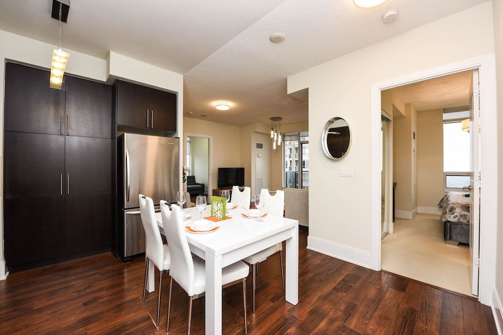 undefined Sarkar Suites - 310 Burnhamthorpe Road 7