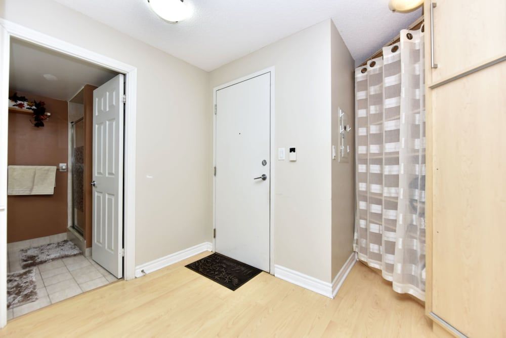 undefined Sarkar Suites - 3888 Duke of York Blvd 9